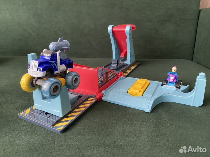 Вспыш и чудо машинки