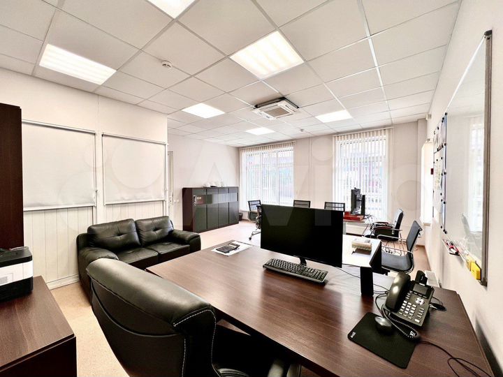 Офисное помещение в центре - 183 м², с парковкой