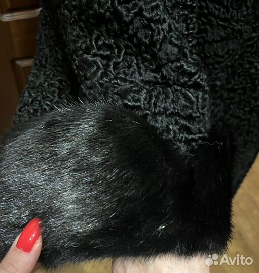 Шуба женская каракулевая
