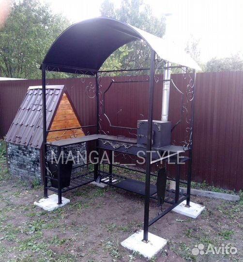Мангал с крышей