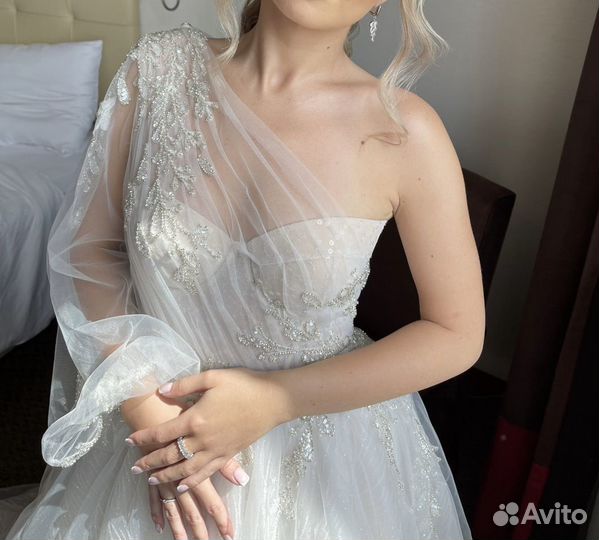 Шикарное свадебное платье в идеальном состоянии