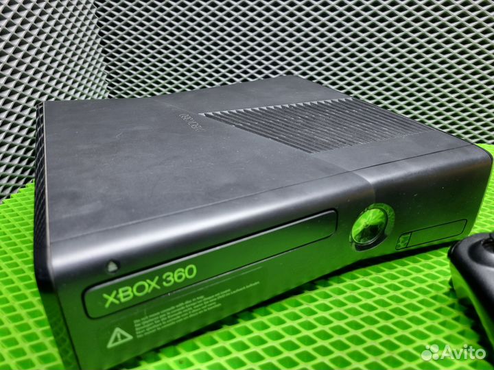 Microsoft Xbox 360 250Gb 1джойстик