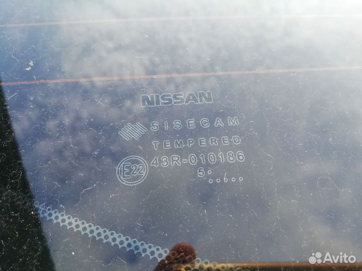 Стекло заднее Nissan Almera G15