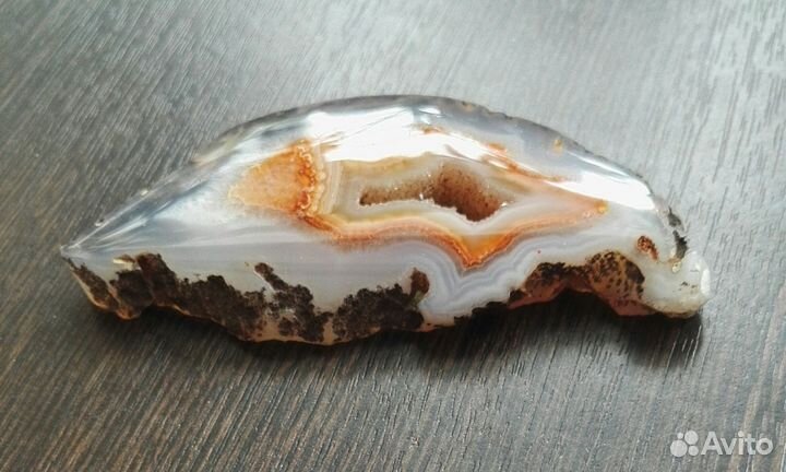 Коллекционный минерал агат натуральный с друзой