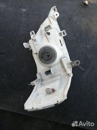 Фара передняя левая Nissan Serena C24