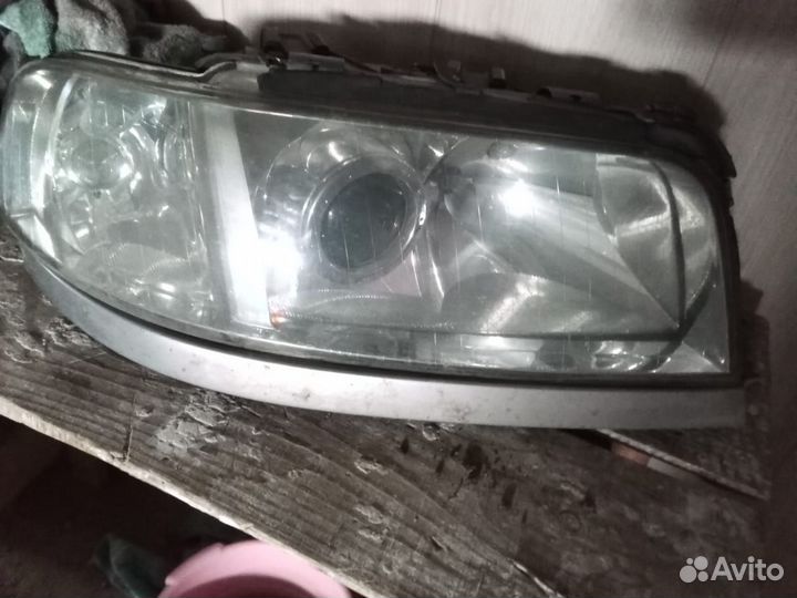 Фара audi a8 д2 правая