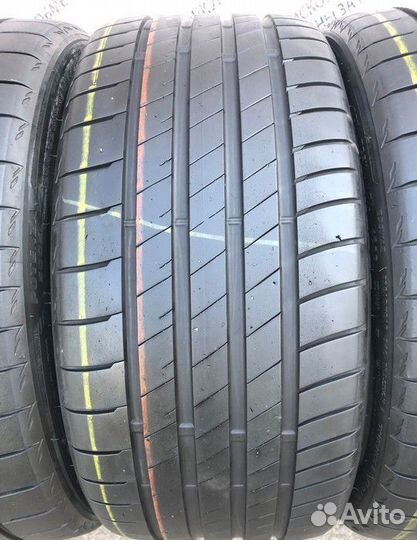 Bridgestone Potenza RE050 235/35 R19