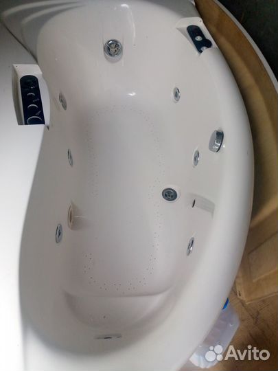 Ванна джакузи с гидромассажем бу