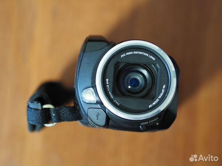 Цифровая видеокамера JVC Everio GZ-HD30ER