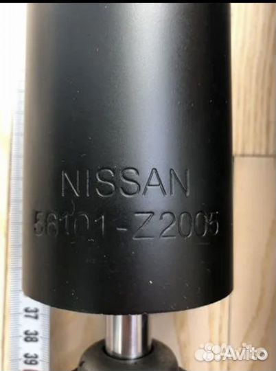 Амортизаторы передние 56101-Z20005 на nissan