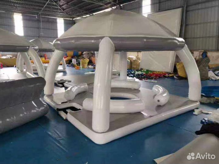 Надувной плот для отдыха на воде