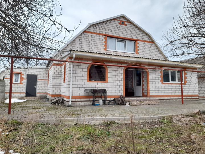 Коттедж 230 м² на участке 10 сот.