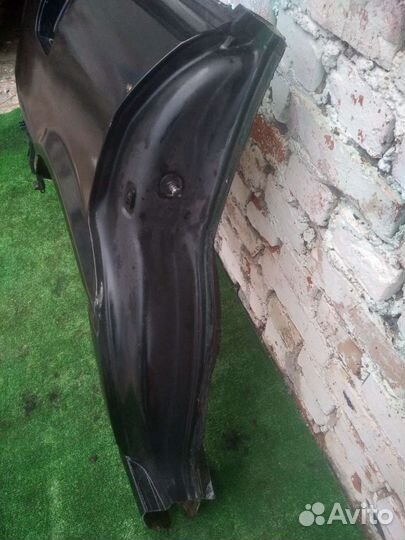 Крыло заднее правое Audi 80 b3