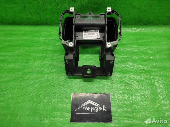 Кронштейн центр. консоли Porsche Cayenne 10-18