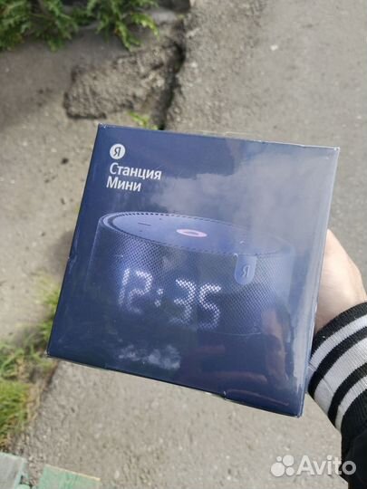 Умная колонка яндекс алиса мини с часами