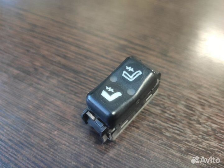 Кнопка обогрева сидений левая Mercedes G 320 4X4