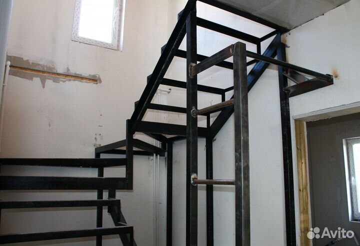 Лестница на второй этаж