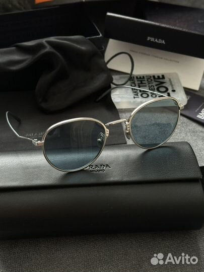 Солнцезащитные очки Prada Round titanium