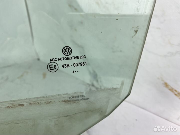 Стекло двери передней лев Volkswagen Jetta 6 2015