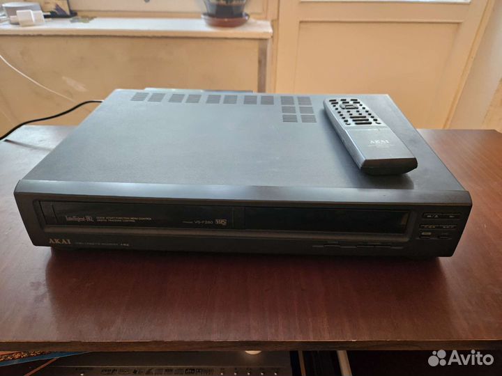 Видеомагнитофон akai