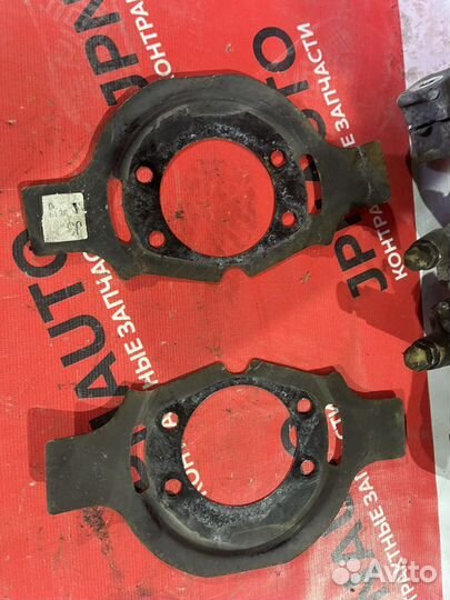 Поворотный кулак Ниссан Теана 32