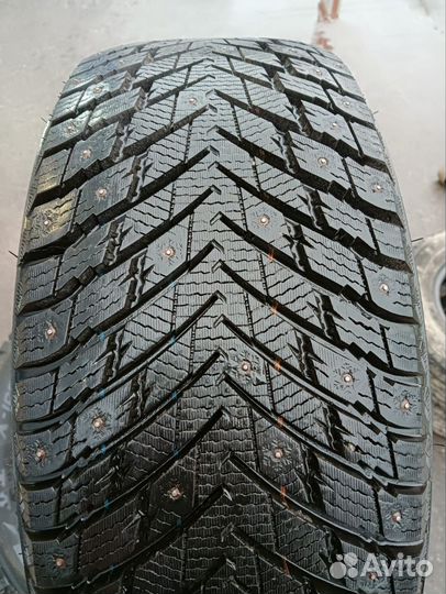 Zmax Winternova Stud II 225/45 R18 95T