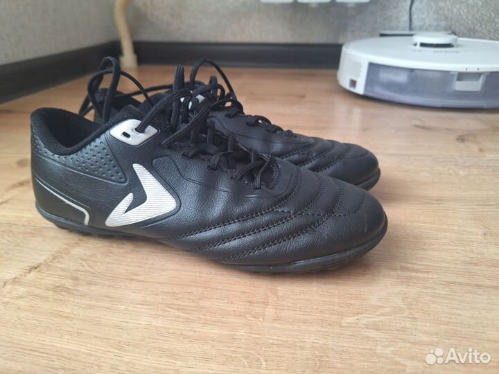 Футбольные бутсы для улицы 36-37 размер