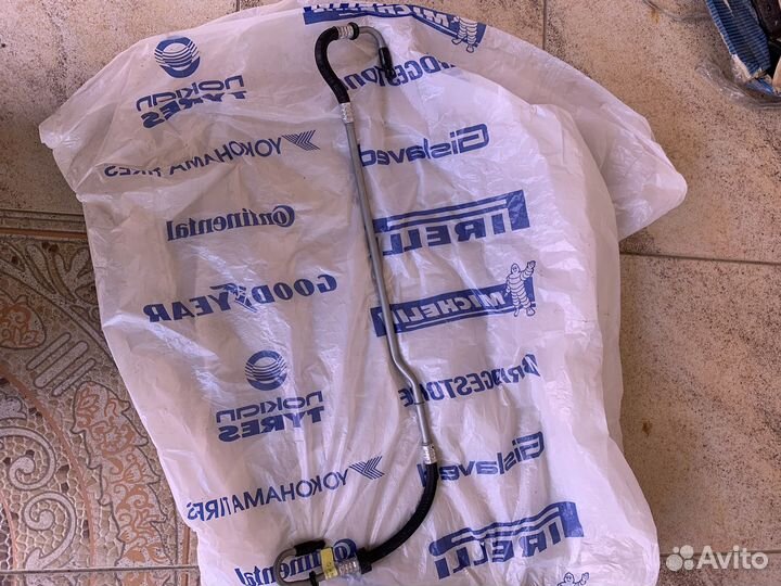 Трубка масляного радиатора Mercedes W166 6.3 Amg