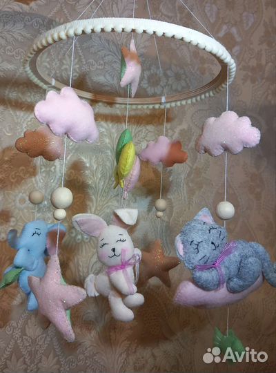 Мобиль в кроватку из фетра новый 