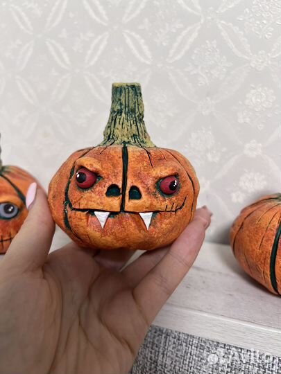 Декоративная статуэтка 