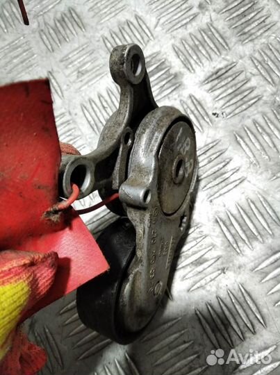 Ролик натяжитель B 246