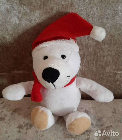 Белый медвежонок