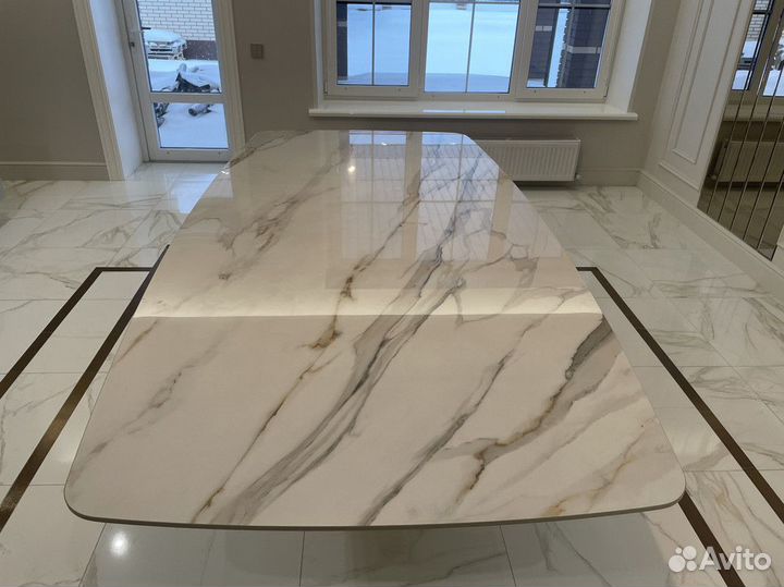 Стол для кафе, ресторана, бара из керамогранита