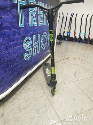 Трюковый самокат зеленый