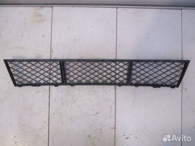 Решетка в бампер центральная BMW 5-Series 6 (F10)