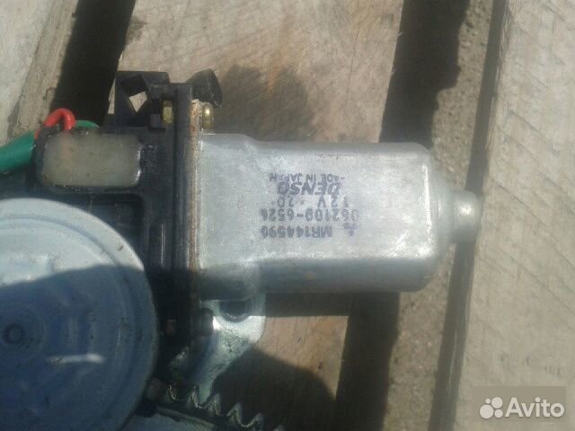 Стеклоподъемник передний правый Mitsubishi L200