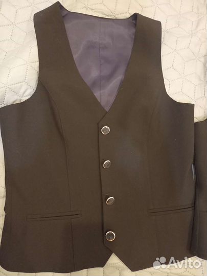 Новые жилетки на девочку 152 см и 164 см