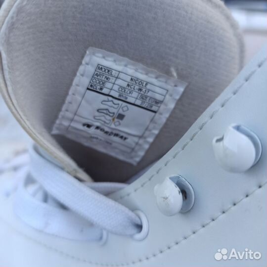 Коньки фигурные 37 размер