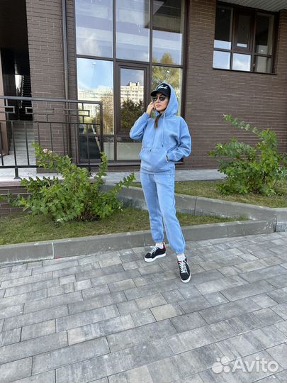 Теплый спортивный костюм унисекс новый