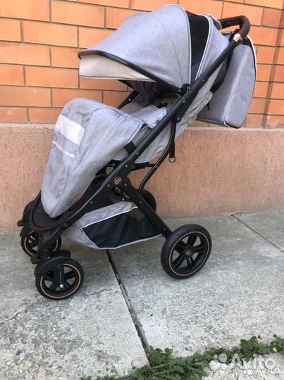 Прогулочная коляска новая