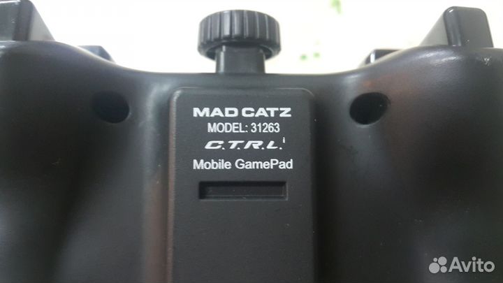 Mad Catz ctrl i (геймпад для айфонов)
