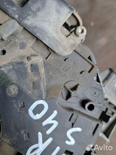 Замок двери передний правый Volvo S40