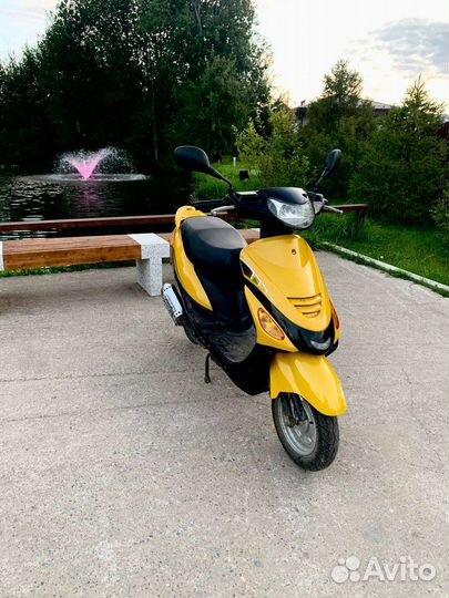 2-х местный / 4-х татный скутер 50 см3