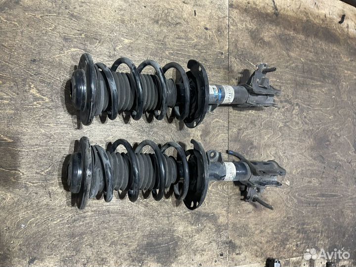 Передние амортизаторы Opel Vectra C в сборе