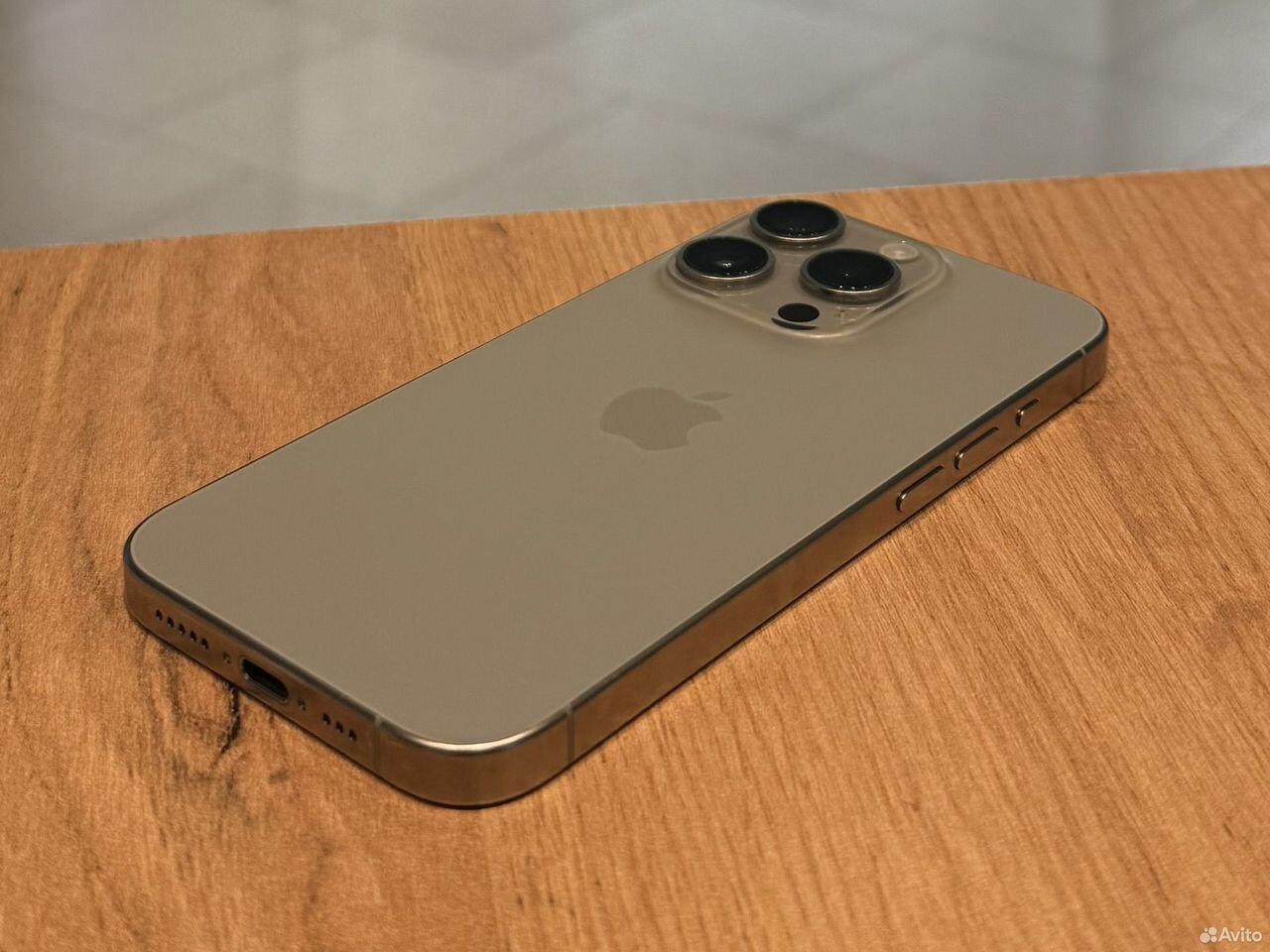 iPhone 15 Pro, 256 ГБ