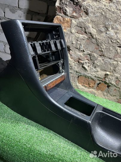 Консоль центральная Audi 100 C4