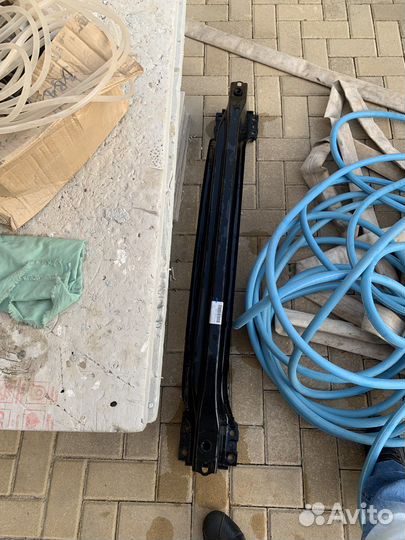 Усилитель заднего бампера touareg