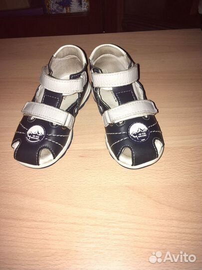 Сандалии для мальчика 24