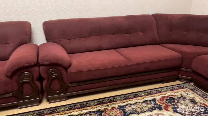 Большой угловой диван