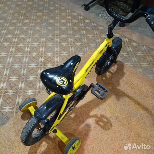 Детский трехколесный велосипед бу